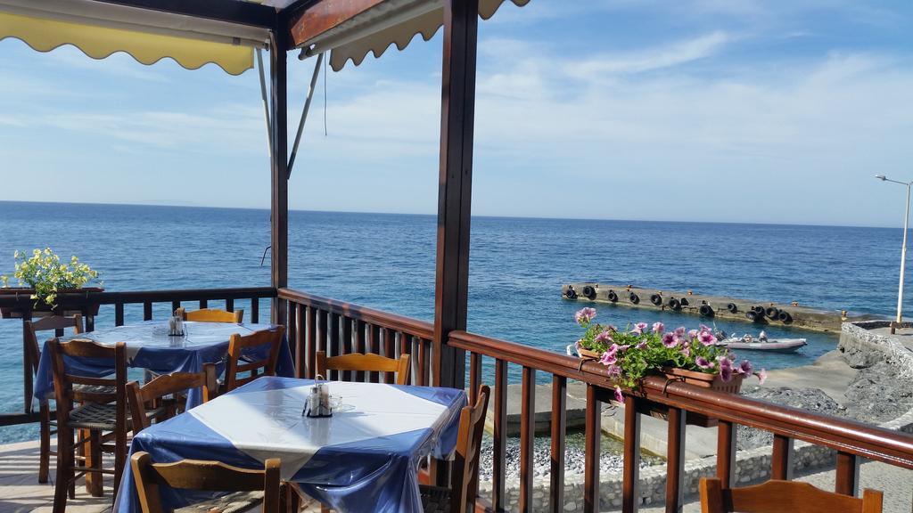 Tarra Hotell Ayia Roumeli Exteriör bild